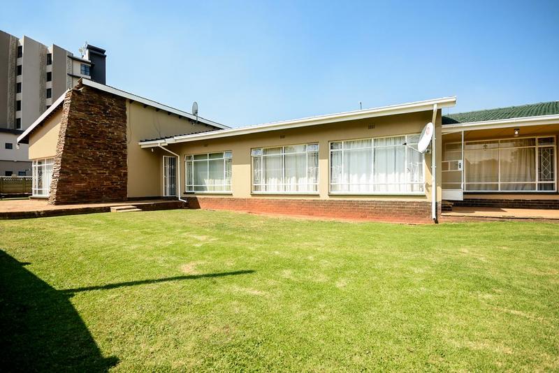 15 Bedroom Property for Sale in Rhodesfield Gauteng