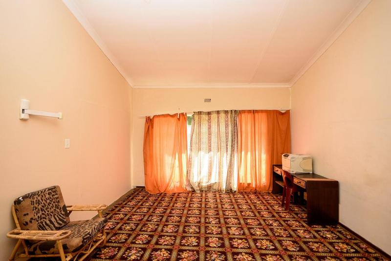 15 Bedroom Property for Sale in Rhodesfield Gauteng