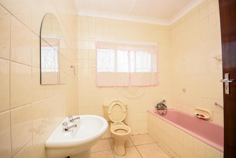 15 Bedroom Property for Sale in Rhodesfield Gauteng