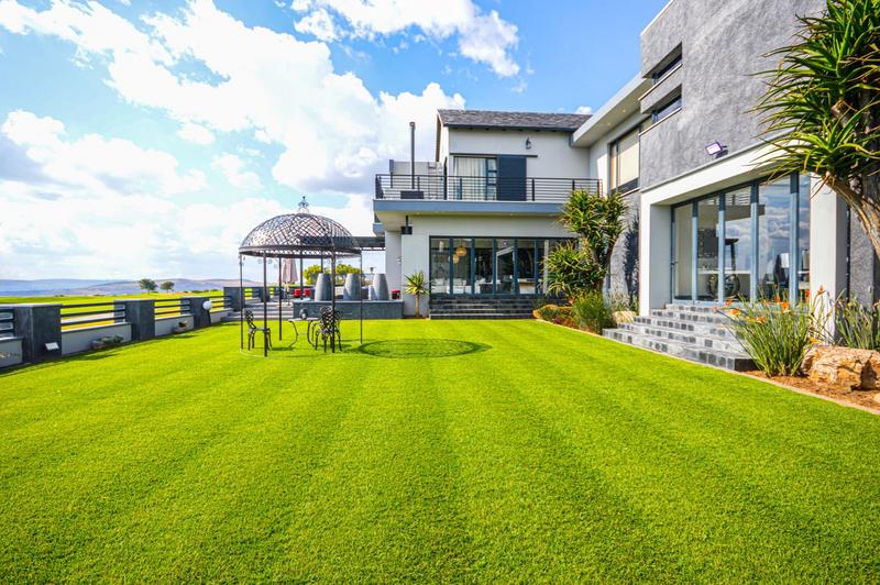 6 Bedroom Property for Sale in Copperleaf Estate Gauteng