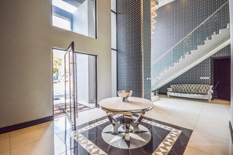 6 Bedroom Property for Sale in Copperleaf Estate Gauteng