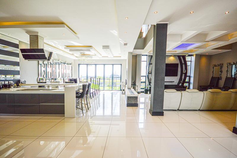 6 Bedroom Property for Sale in Copperleaf Estate Gauteng