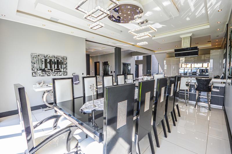 6 Bedroom Property for Sale in Copperleaf Estate Gauteng