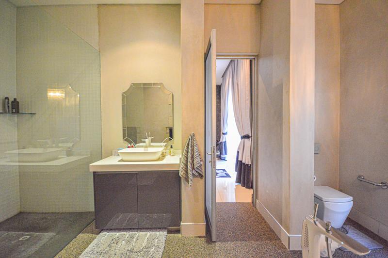 6 Bedroom Property for Sale in Copperleaf Estate Gauteng