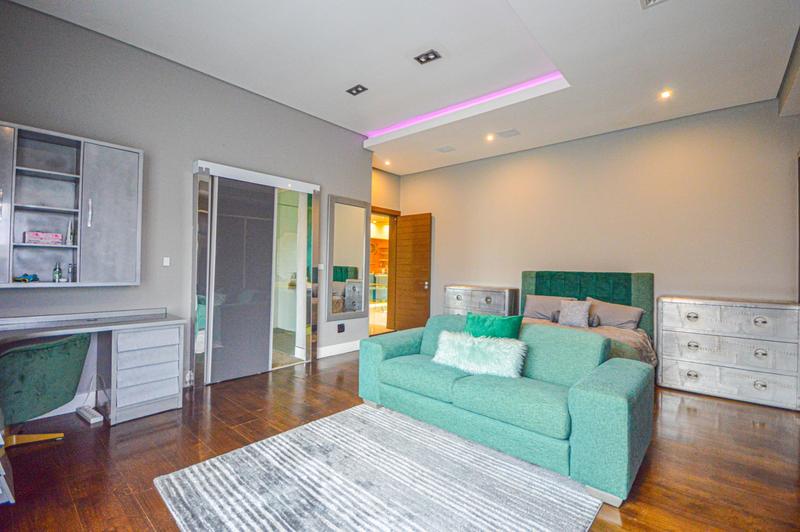 6 Bedroom Property for Sale in Copperleaf Estate Gauteng