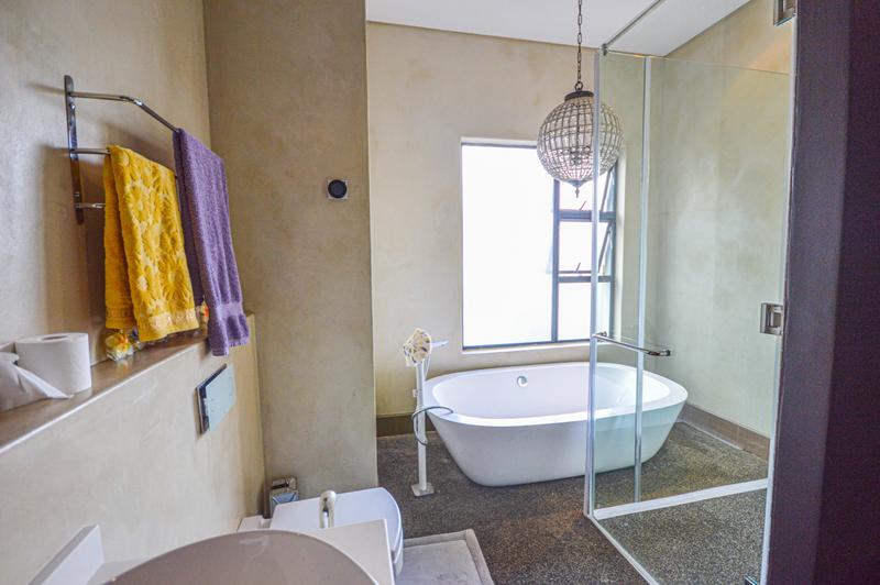 6 Bedroom Property for Sale in Copperleaf Estate Gauteng