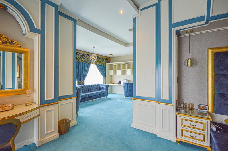 6 Bedroom Property for Sale in Copperleaf Estate Gauteng