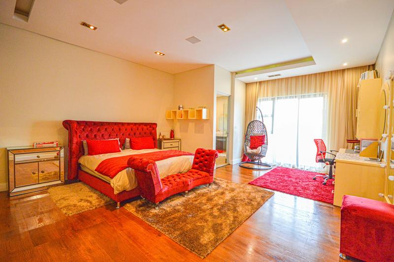 6 Bedroom Property for Sale in Copperleaf Estate Gauteng