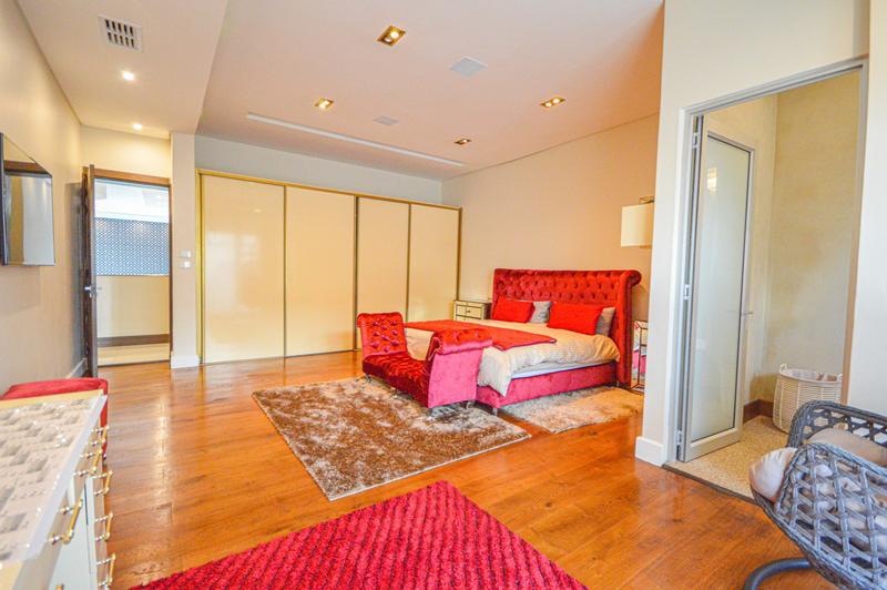 6 Bedroom Property for Sale in Copperleaf Estate Gauteng