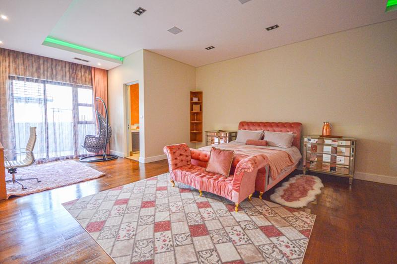 6 Bedroom Property for Sale in Copperleaf Estate Gauteng