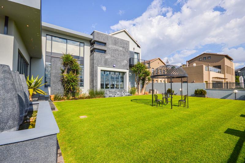 6 Bedroom Property for Sale in Copperleaf Estate Gauteng