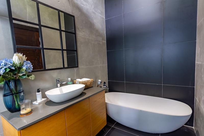 4 Bedroom Property for Sale in Copperleaf Estate Gauteng