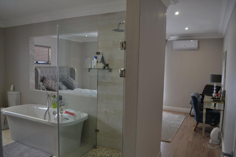 4 Bedroom Property for Sale in Copperleaf Estate Gauteng