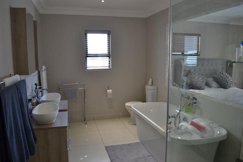 4 Bedroom Property for Sale in Copperleaf Estate Gauteng