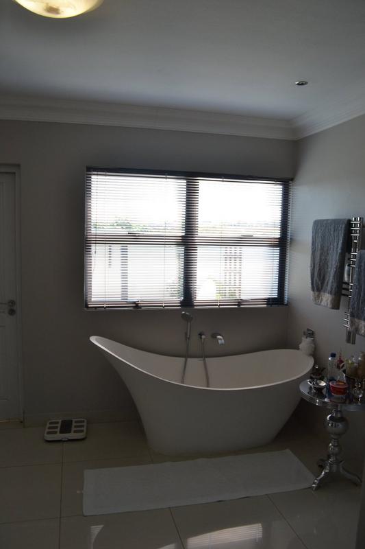 4 Bedroom Property for Sale in Copperleaf Estate Gauteng