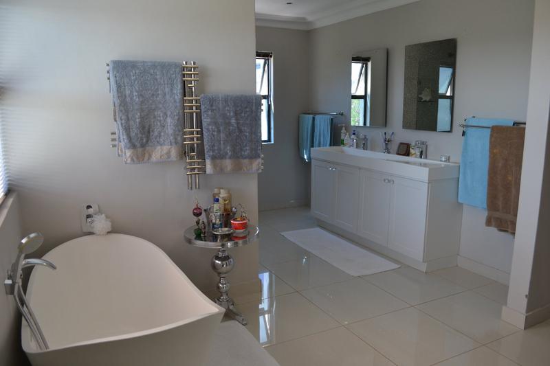 4 Bedroom Property for Sale in Copperleaf Estate Gauteng