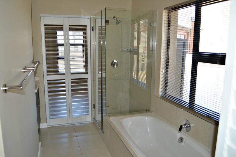 3 Bedroom Property for Sale in Copperleaf Estate Gauteng