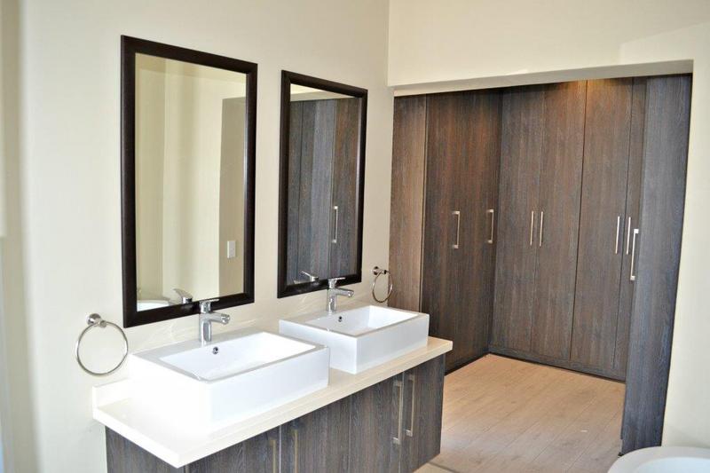 3 Bedroom Property for Sale in Copperleaf Estate Gauteng