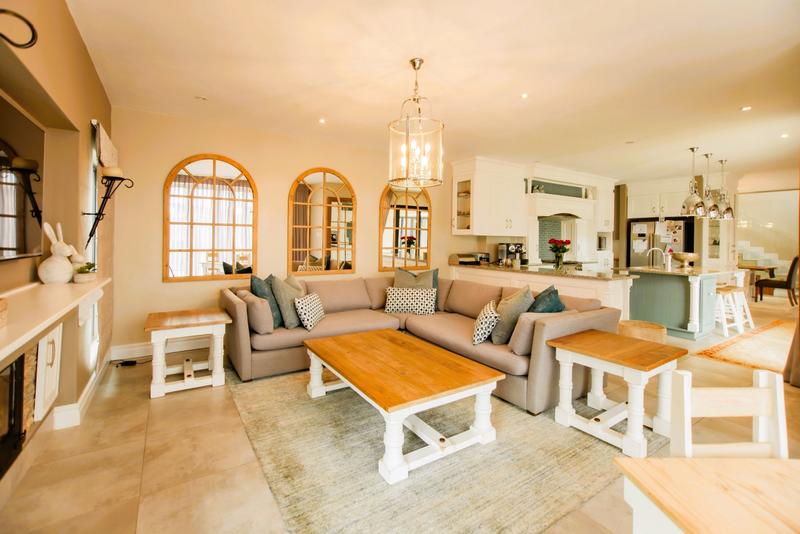 5 Bedroom Property for Sale in Copperleaf Estate Gauteng