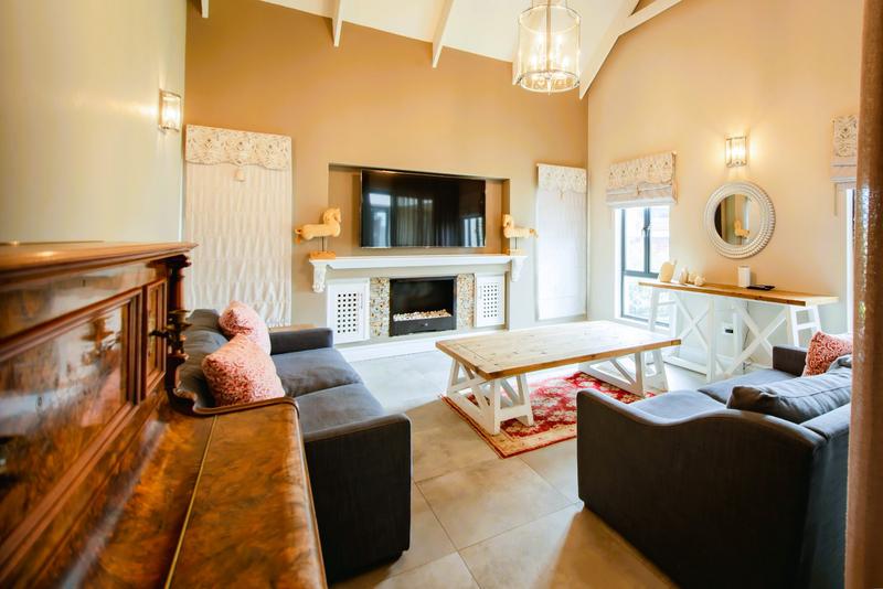 5 Bedroom Property for Sale in Copperleaf Estate Gauteng