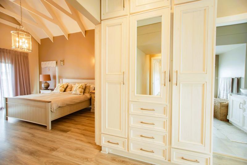 5 Bedroom Property for Sale in Copperleaf Estate Gauteng