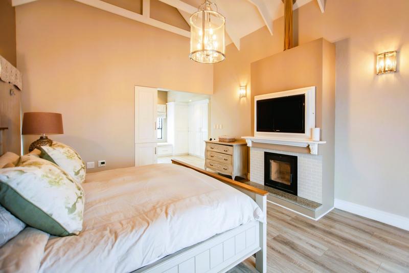 5 Bedroom Property for Sale in Copperleaf Estate Gauteng