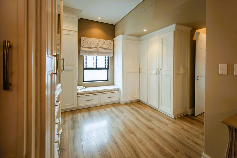 5 Bedroom Property for Sale in Copperleaf Estate Gauteng