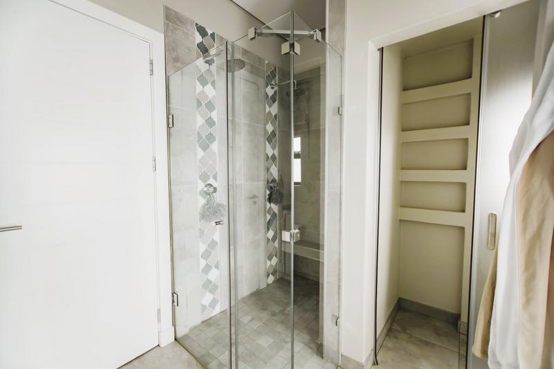 5 Bedroom Property for Sale in Copperleaf Estate Gauteng