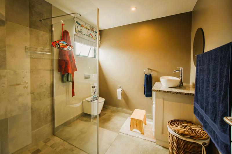 5 Bedroom Property for Sale in Copperleaf Estate Gauteng