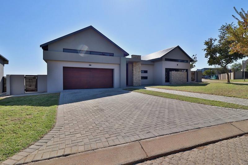 4 Bedroom Property for Sale in Copperleaf Estate Gauteng