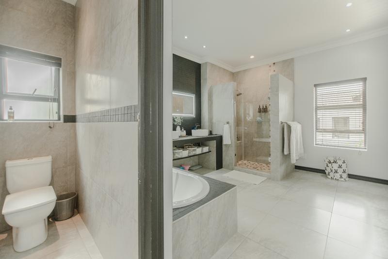 3 Bedroom Property for Sale in Copperleaf Estate Gauteng