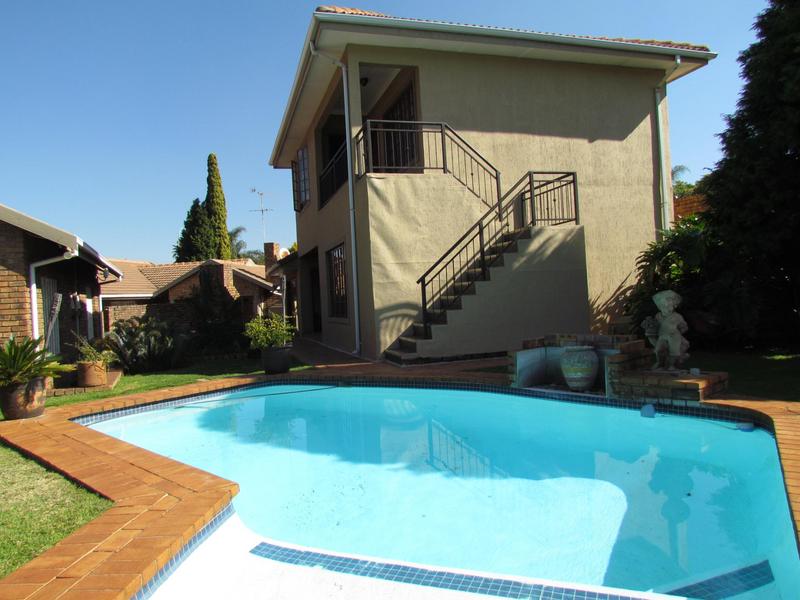 10 Bedroom Property for Sale in Zwartkop Gauteng