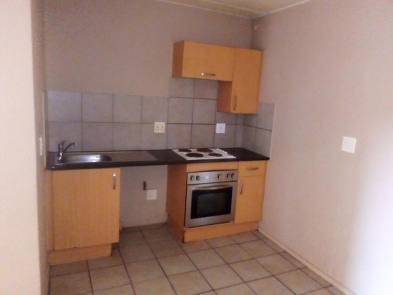 To Let 1 Bedroom Property for Rent in Braamfontein Gauteng