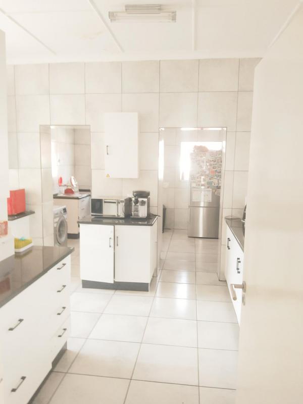 To Let 4 Bedroom Property for Rent in Savoy Estate Gauteng