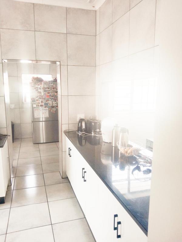 To Let 4 Bedroom Property for Rent in Savoy Estate Gauteng