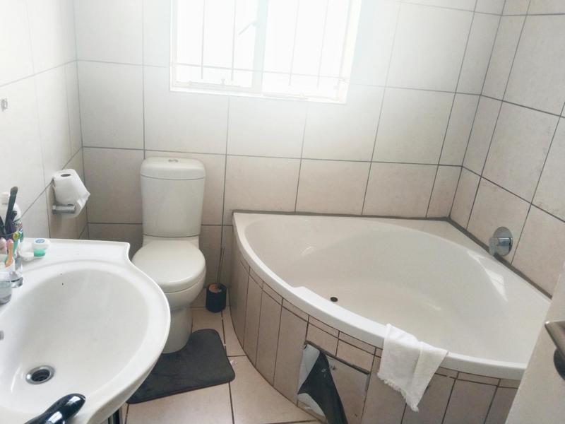 To Let 4 Bedroom Property for Rent in Savoy Estate Gauteng