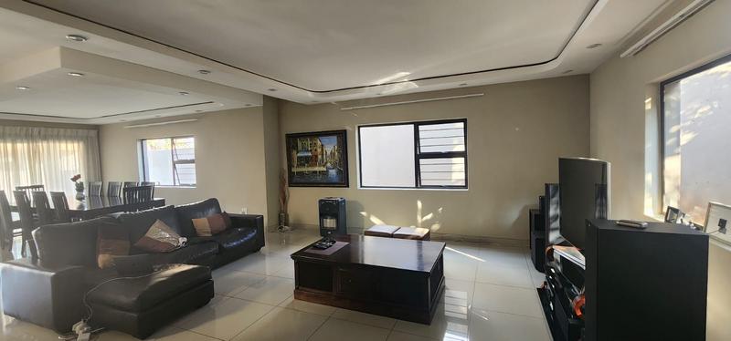3 Bedroom Property for Sale in Ruimsig Gauteng