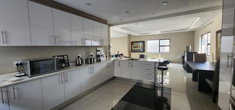 3 Bedroom Property for Sale in Ruimsig Gauteng