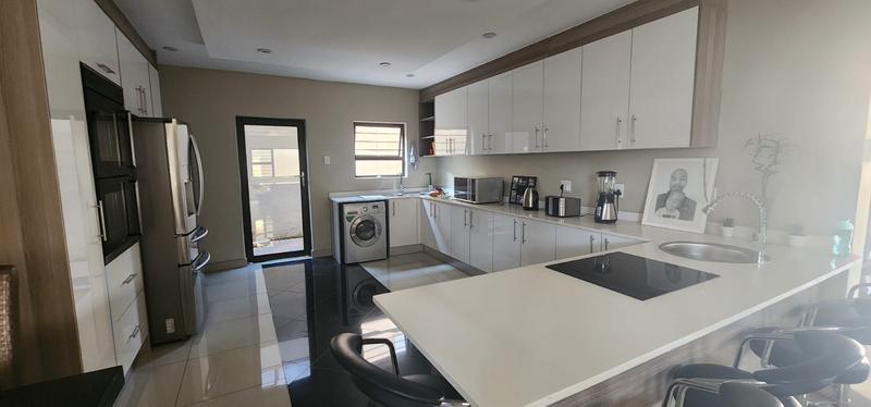 3 Bedroom Property for Sale in Ruimsig Gauteng