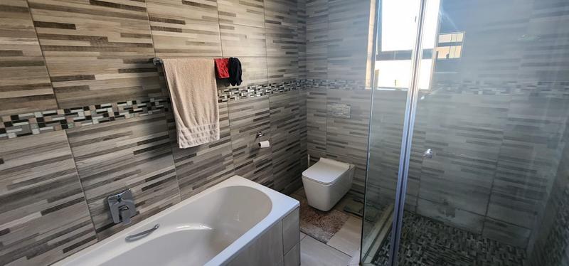 3 Bedroom Property for Sale in Ruimsig Gauteng