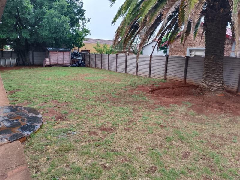 3 Bedroom Property for Sale in Helikonpark Gauteng
