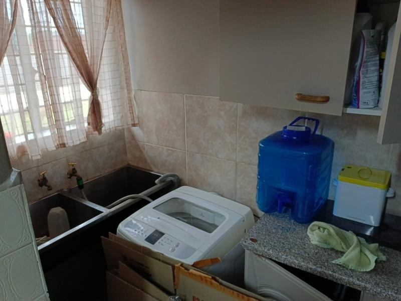 To Let 3 Bedroom Property for Rent in Helikonpark Gauteng