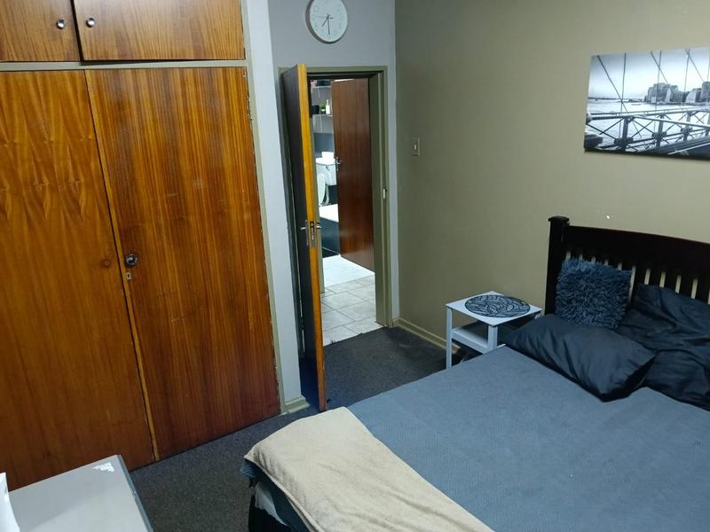 To Let 3 Bedroom Property for Rent in Helikonpark Gauteng