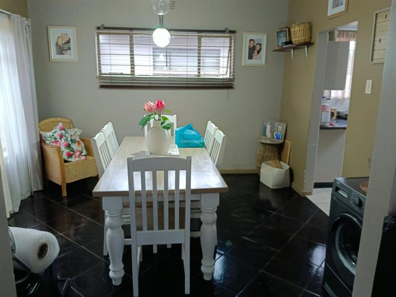 To Let 3 Bedroom Property for Rent in Helikonpark Gauteng