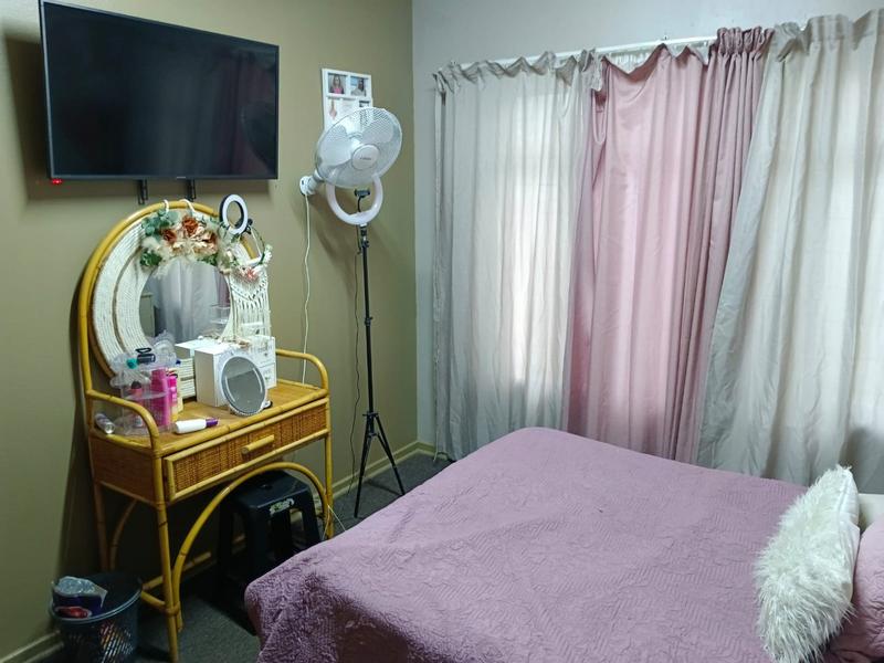 To Let 3 Bedroom Property for Rent in Helikonpark Gauteng