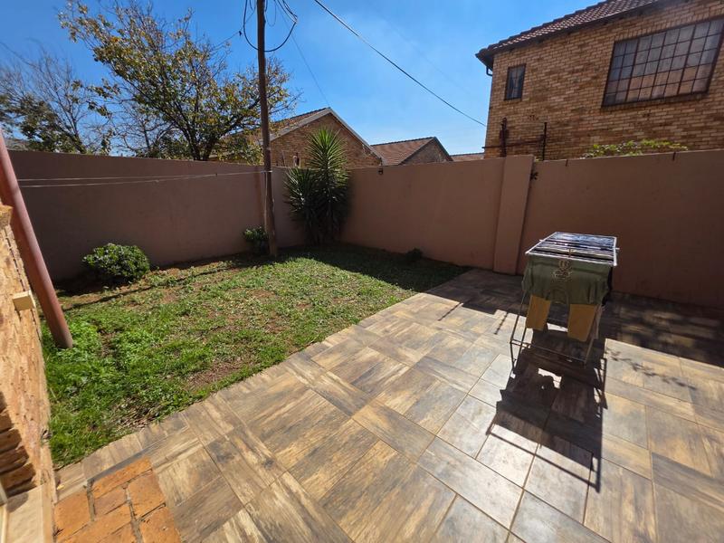 2 Bedroom Property for Sale in Eike Park Gauteng