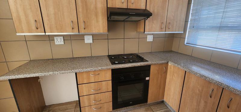 2 Bedroom Property for Sale in Greenhills Gauteng