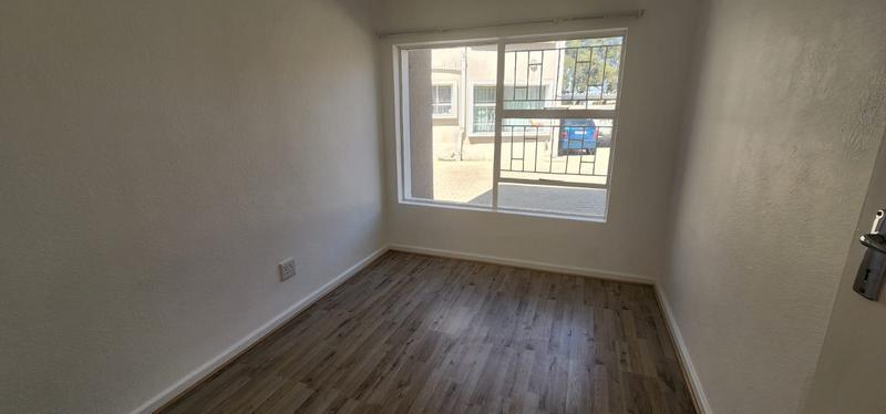 2 Bedroom Property for Sale in Greenhills Gauteng