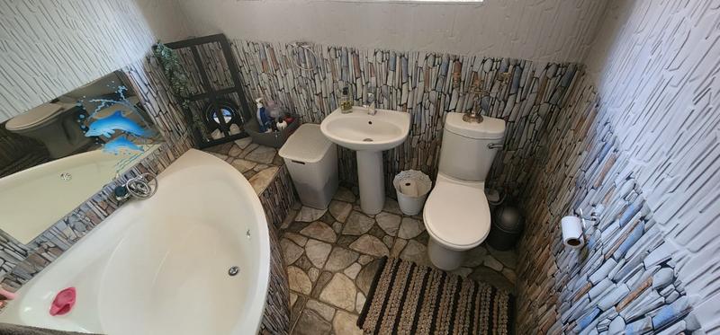 4 Bedroom Property for Sale in Helikonpark Gauteng