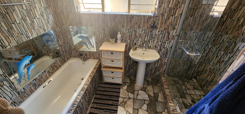 4 Bedroom Property for Sale in Helikonpark Gauteng